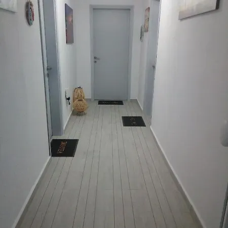 House At The Sea Apartment